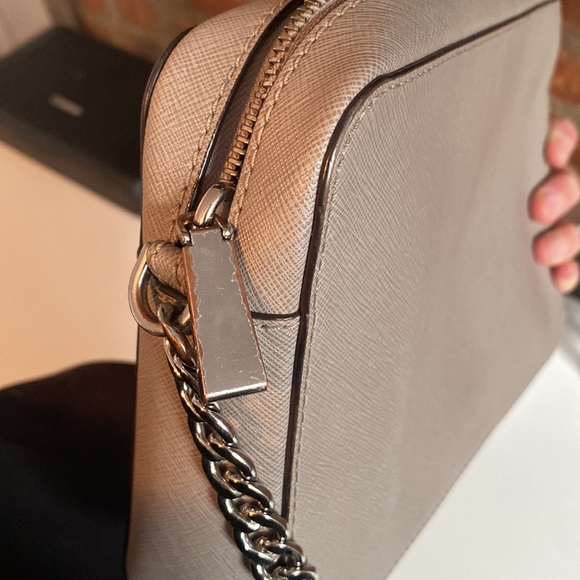 Michael Kors Jet Set Item LG EW CROSSBODY LEATHER - Picture 4 of 4